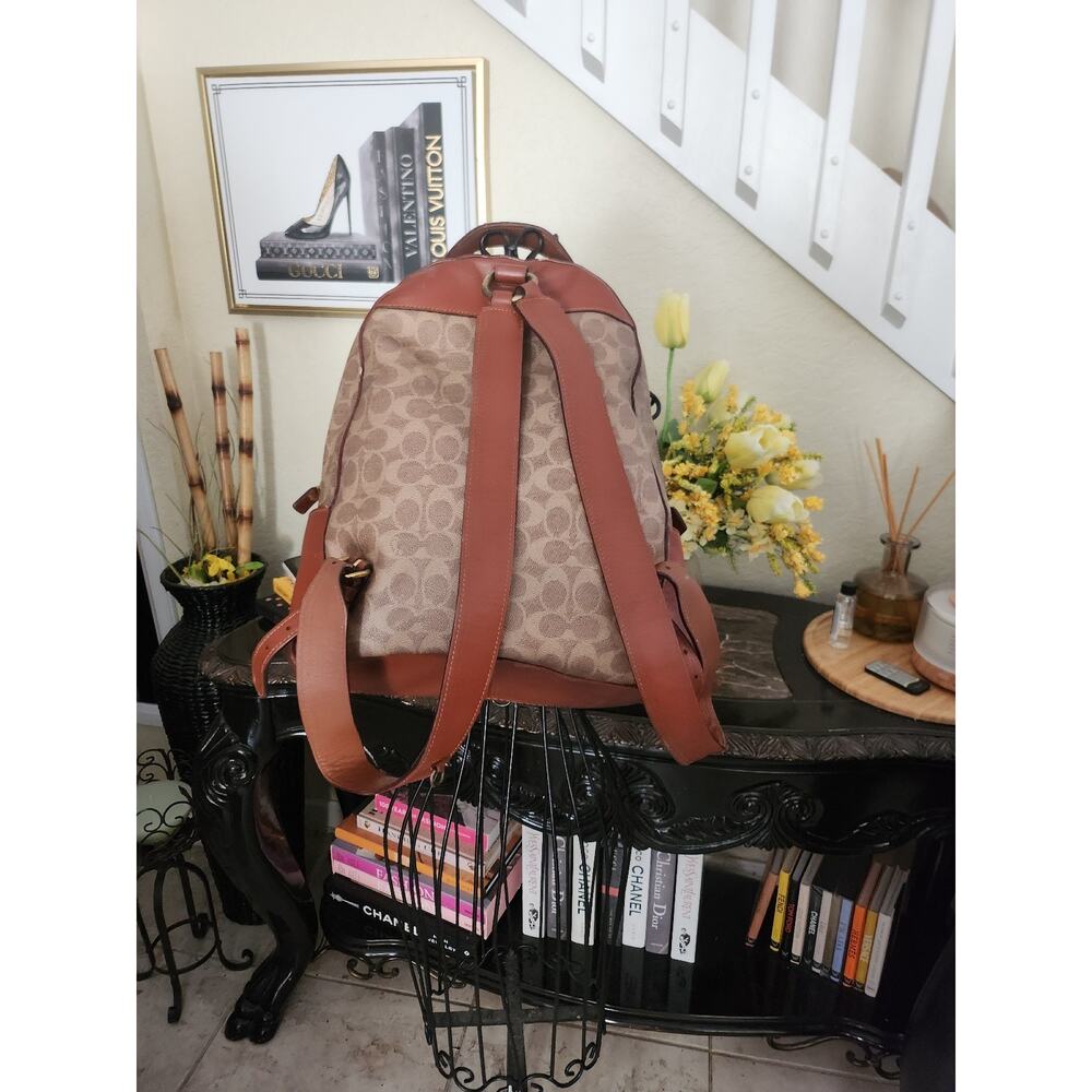 Coach Signature backpack - Picture 2 of 10